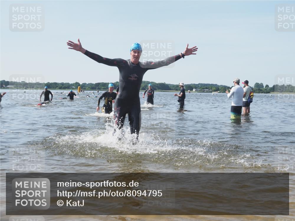 22.06.2025 - Viking Triathlon KatJ http://msf.ph/oto/8094795 22.06.2025 10:30:06 Schwimmen 132, 175, 203, 264, 374, 491, 626 meine-sportfotos.de
