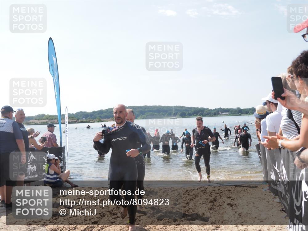 22.06.2025 - Viking Triathlon MichiJ http://msf.ph/oto/8094823 22.06.2025 10:40:31 Schwimmen 44, 228, 239, 254, 275, 291, 325, 375, 385, 511, 514, 517, 556, 644, 655, 657 meine-sportfotos.de