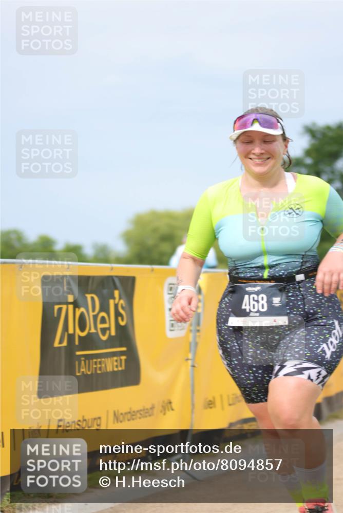 22.06.2025 - Viking Triathlon H.Heesch http://msf.ph/oto/8094857 22.06.2025 17:19:22 Laufen 468 meine-sportfotos.de