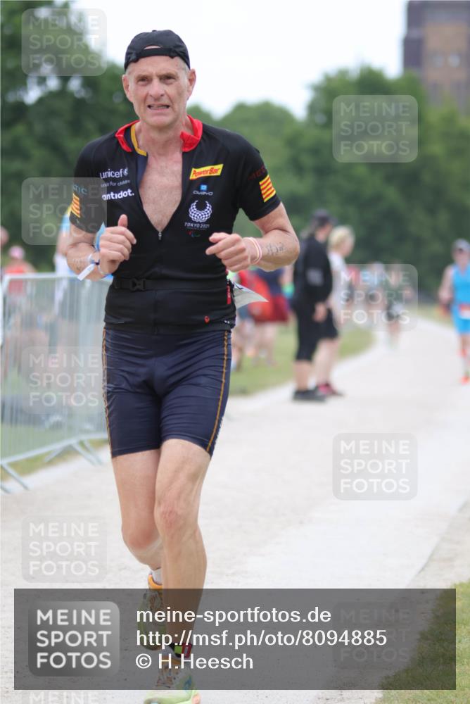 22.06.2025 - Viking Triathlon H.Heesch http://msf.ph/oto/8094885 22.06.2025 15:24:48 Laufen 102, 268 meine-sportfotos.de