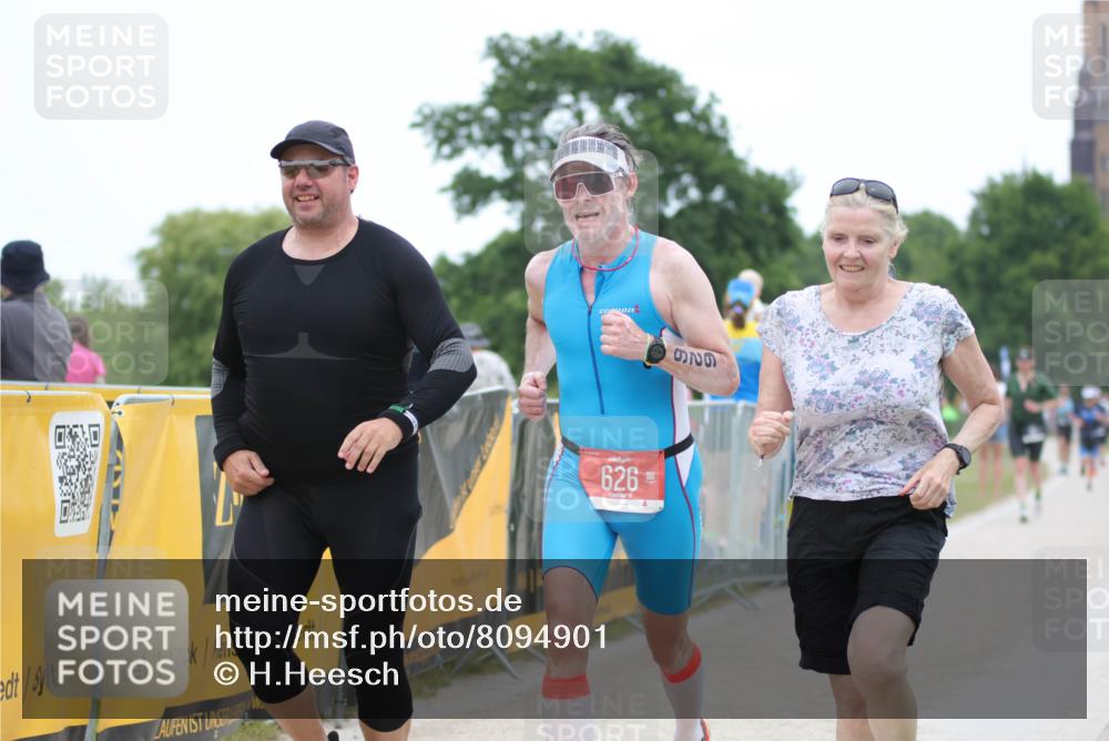 22.06.2025 - Viking Triathlon H.Heesch http://msf.ph/oto/8094901 22.06.2025 15:24:57 Laufen 626 meine-sportfotos.de