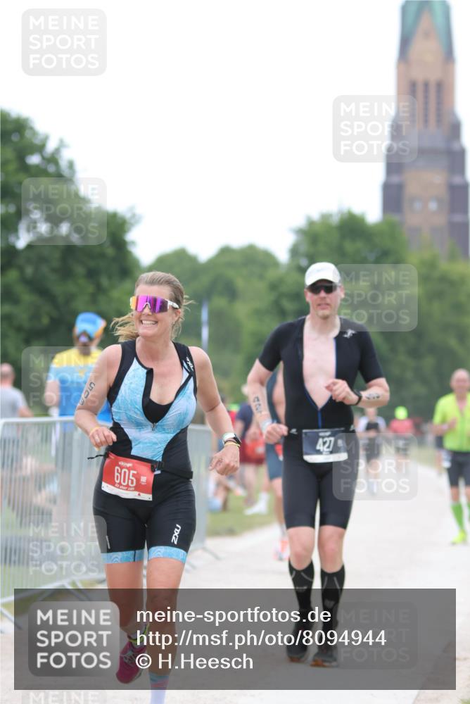 22.06.2025 - Viking Triathlon H.Heesch http://msf.ph/oto/8094944 22.06.2025 15:25:23 Laufen 97, 427, 467, 605, 625 meine-sportfotos.de