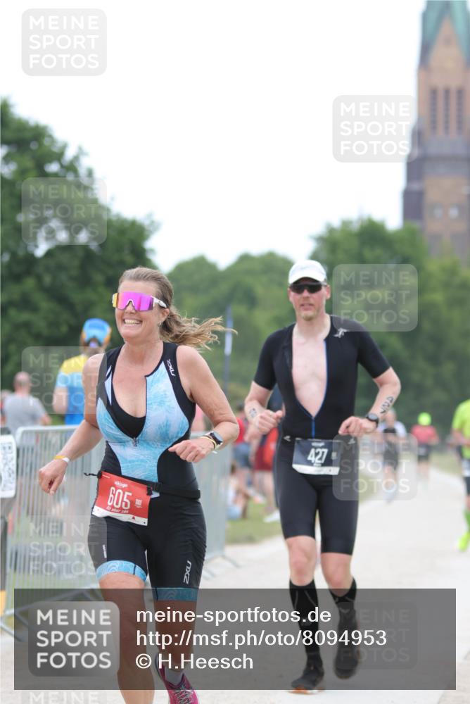 22.06.2025 - Viking Triathlon H.Heesch http://msf.ph/oto/8094953 22.06.2025 15:25:24 Laufen 97, 263, 427, 467, 605, 625 meine-sportfotos.de
