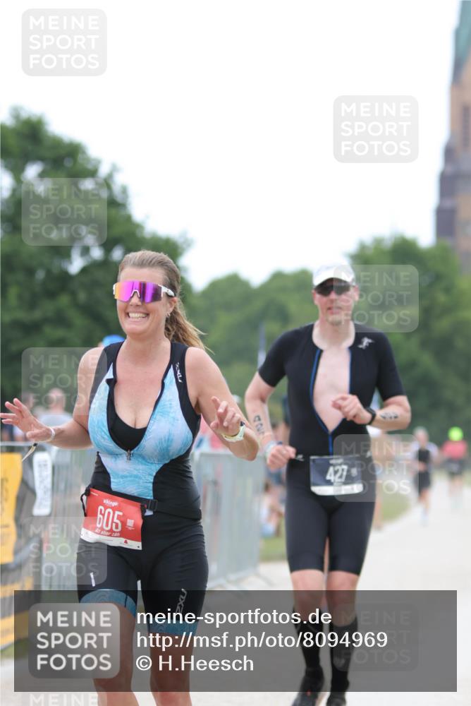 22.06.2025 - Viking Triathlon H.Heesch http://msf.ph/oto/8094969 22.06.2025 15:25:24 Laufen 97, 263, 427, 467, 605, 625 meine-sportfotos.de