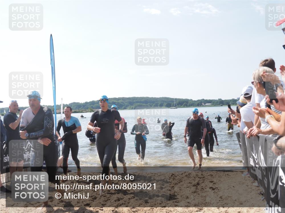 22.06.2025 - Viking Triathlon MichiJ http://msf.ph/oto/8095021 22.06.2025 10:40:41 Schwimmen 44, 59, 228, 235, 239, 266, 275, 291, 325, 361, 462, 514, 530, 556, 644, 655, 657 meine-sportfotos.de