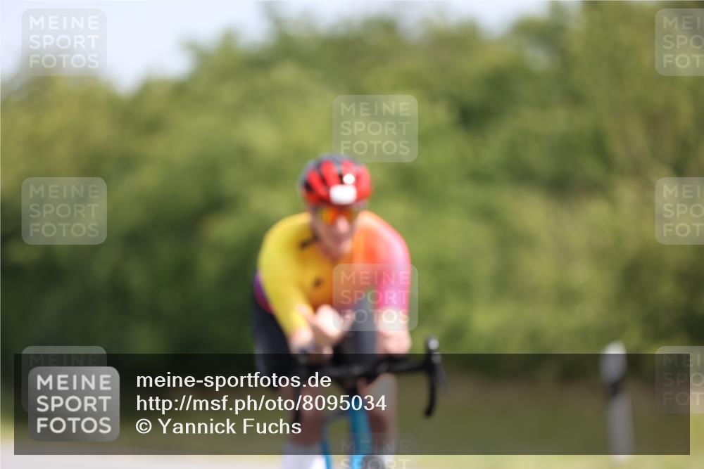 22.06.2025 - Viking Triathlon Yannick Fuchs http://msf.ph/oto/8095034 22.06.2025 11:20:19 Radfahren 38, 106, 113, 158, 554, 608, 628 meine-sportfotos.de