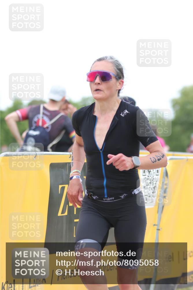22.06.2025 - Viking Triathlon H.Heesch http://msf.ph/oto/8095058 22.06.2025 15:25:42 Laufen 44, 343, 460 meine-sportfotos.de