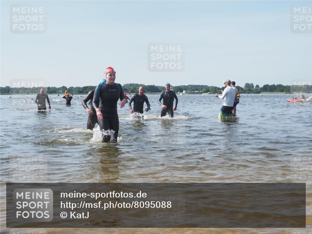 22.06.2025 - Viking Triathlon KatJ http://msf.ph/oto/8095088 22.06.2025 10:30:20 Schwimmen 132, 381, 393, 491, 626, 643 meine-sportfotos.de