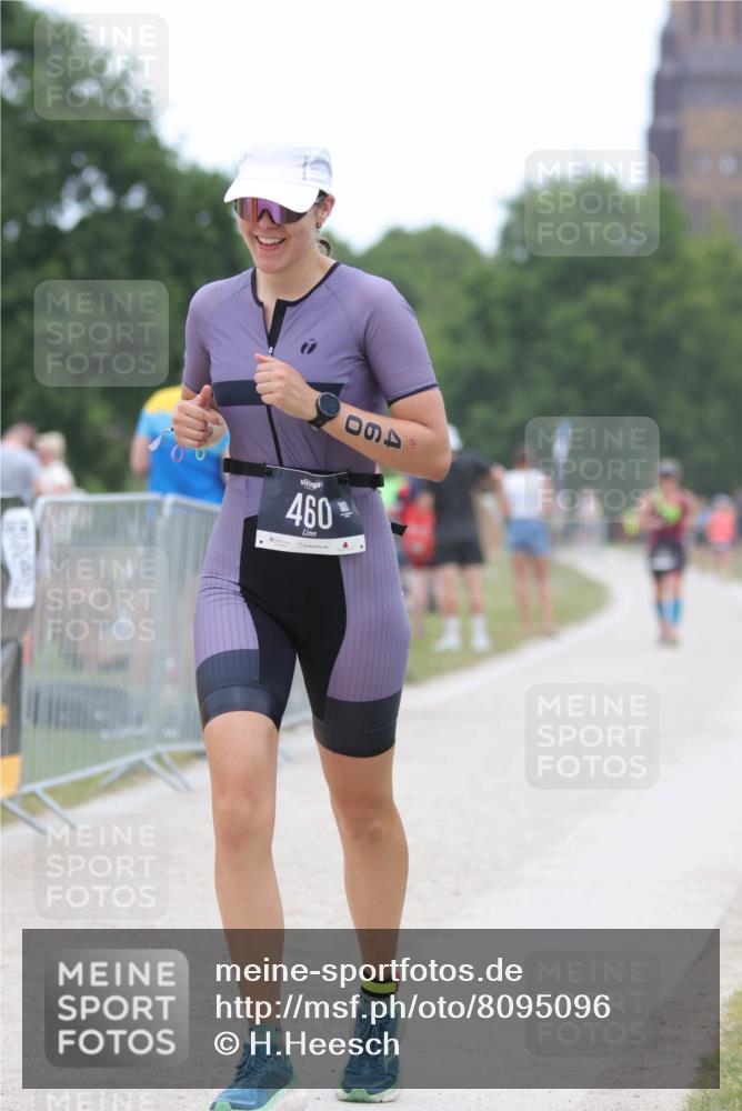 22.06.2025 - Viking Triathlon H.Heesch http://msf.ph/oto/8095096 22.06.2025 15:25:46 Laufen 44, 460 meine-sportfotos.de