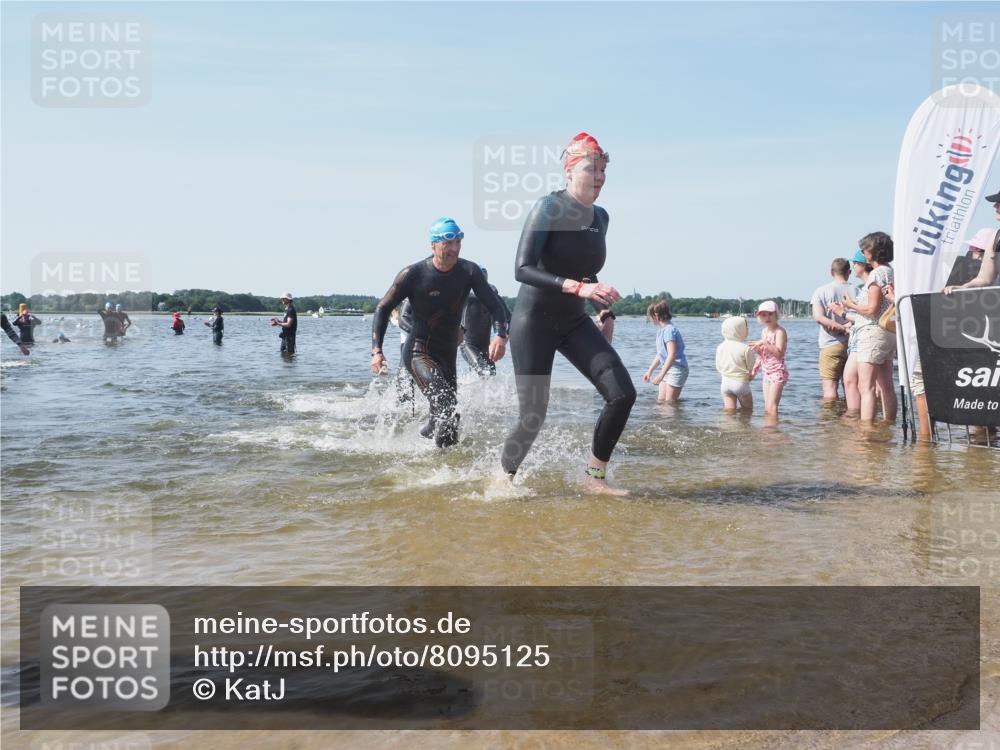 22.06.2025 - Viking Triathlon KatJ http://msf.ph/oto/8095125 22.06.2025 10:30:23 Schwimmen 132, 381, 393, 491, 551, 626, 643 meine-sportfotos.de