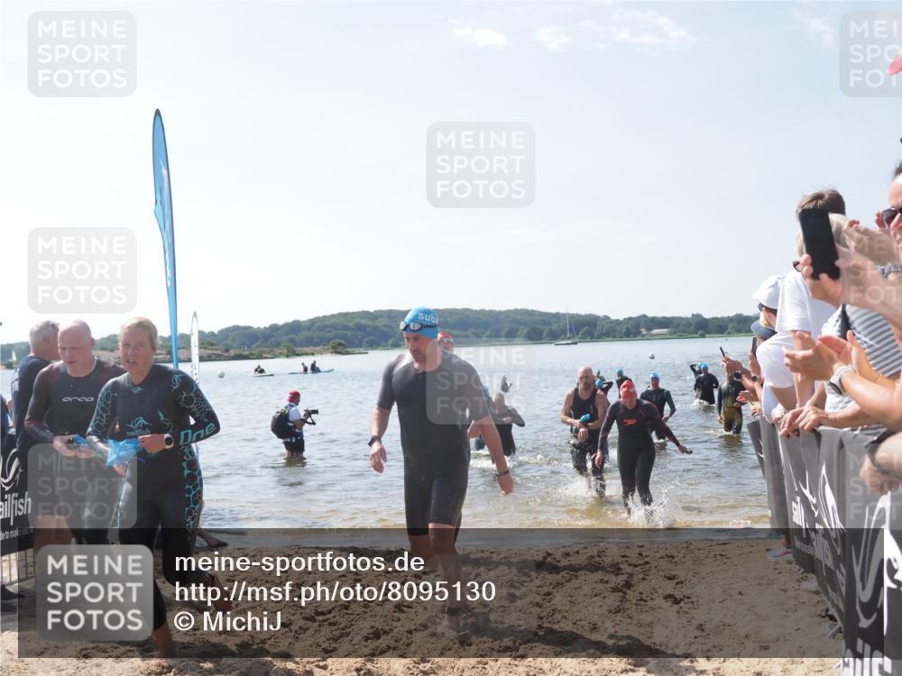22.06.2025 - Viking Triathlon MichiJ http://msf.ph/oto/8095130 22.06.2025 10:40:44 Schwimmen 59, 235, 239, 266, 275, 325, 361, 397, 462, 514, 530, 556, 644, 655, 657 meine-sportfotos.de