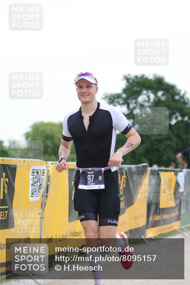22.06.2025 - Viking Triathlon H.Heesch http://msf.ph/oto/8095157 22.06.2025 16:09:43 Laufen 97 meine-sportfotos.de