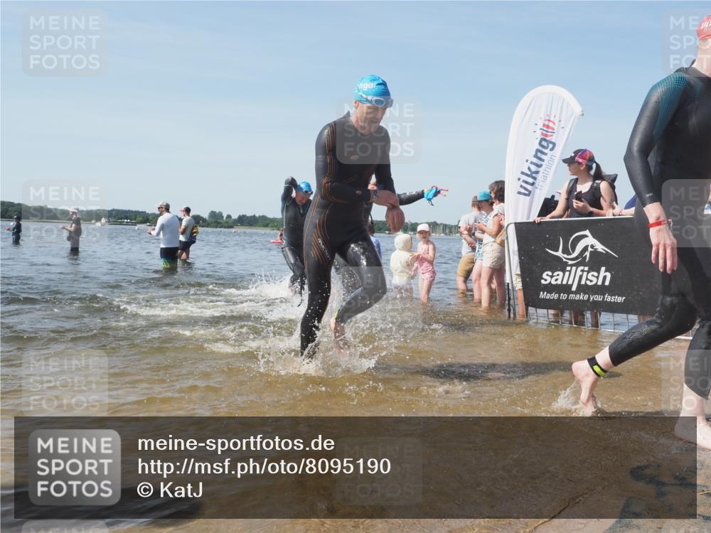 22.06.2025 - Viking Triathlon KatJ http://msf.ph/oto/8095190 22.06.2025 10:30:24 Schwimmen 132, 381, 393, 491, 551, 626, 643 meine-sportfotos.de