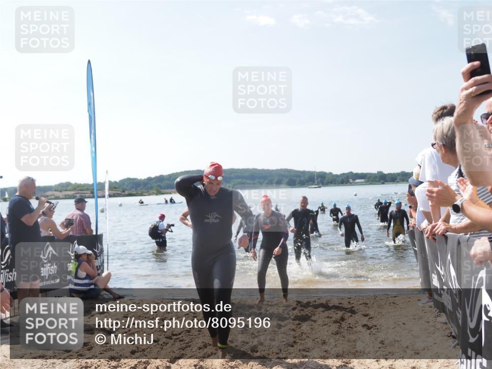 22.06.2025 - Viking Triathlon MichiJ http://msf.ph/oto/8095196 22.06.2025 10:40:46 Schwimmen 59, 235, 239, 266, 325, 361, 397, 462, 530, 644, 655, 657 meine-sportfotos.de