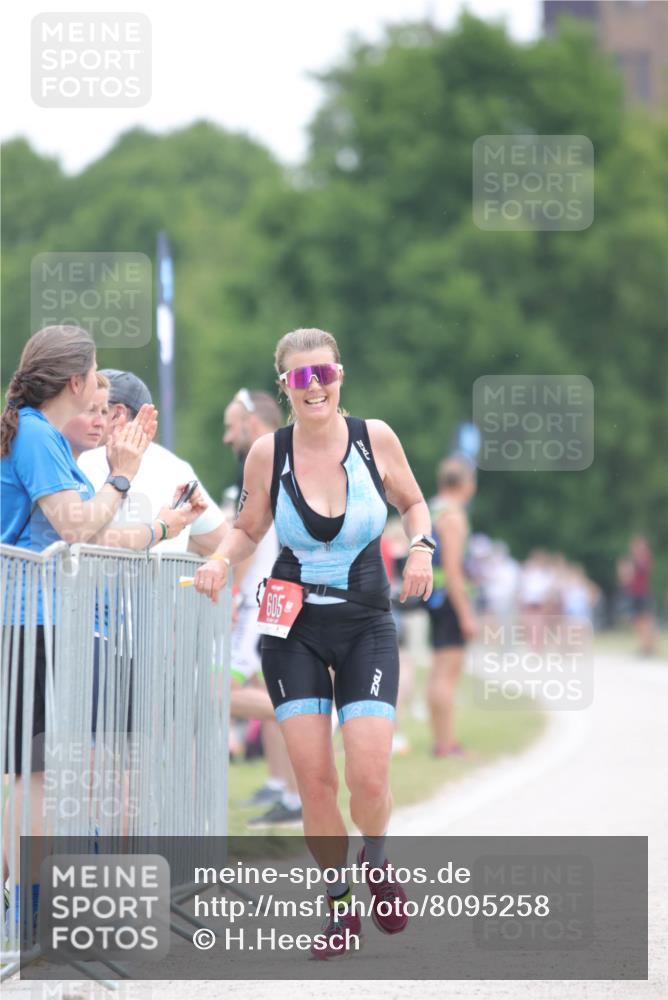 22.06.2025 - Viking Triathlon H.Heesch http://msf.ph/oto/8095258 22.06.2025 16:10:09 Laufen 396, 605 meine-sportfotos.de