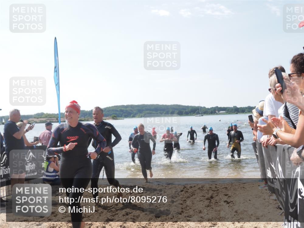 22.06.2025 - Viking Triathlon MichiJ http://msf.ph/oto/8095276 22.06.2025 10:40:49 Schwimmen 59, 235, 239, 266, 361, 397, 462, 530, 655 meine-sportfotos.de
