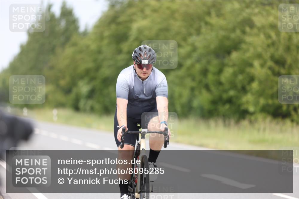 22.06.2025 - Viking Triathlon Yannick Fuchs http://msf.ph/oto/8095285 22.06.2025 14:14:00 Radfahren 303 meine-sportfotos.de