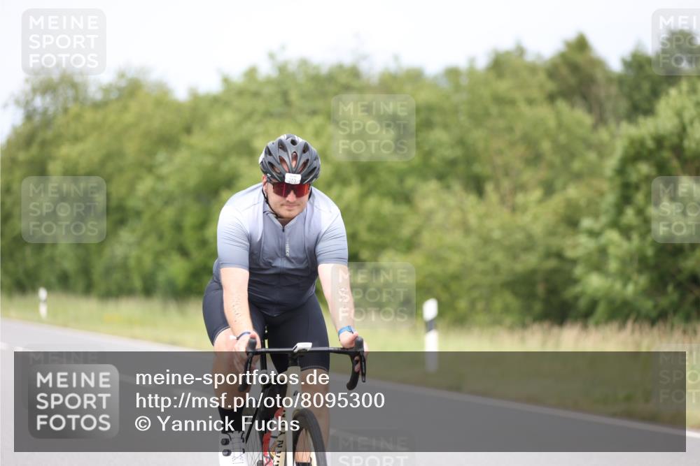 22.06.2025 - Viking Triathlon Yannick Fuchs http://msf.ph/oto/8095300 22.06.2025 14:14:01 Radfahren 303 meine-sportfotos.de