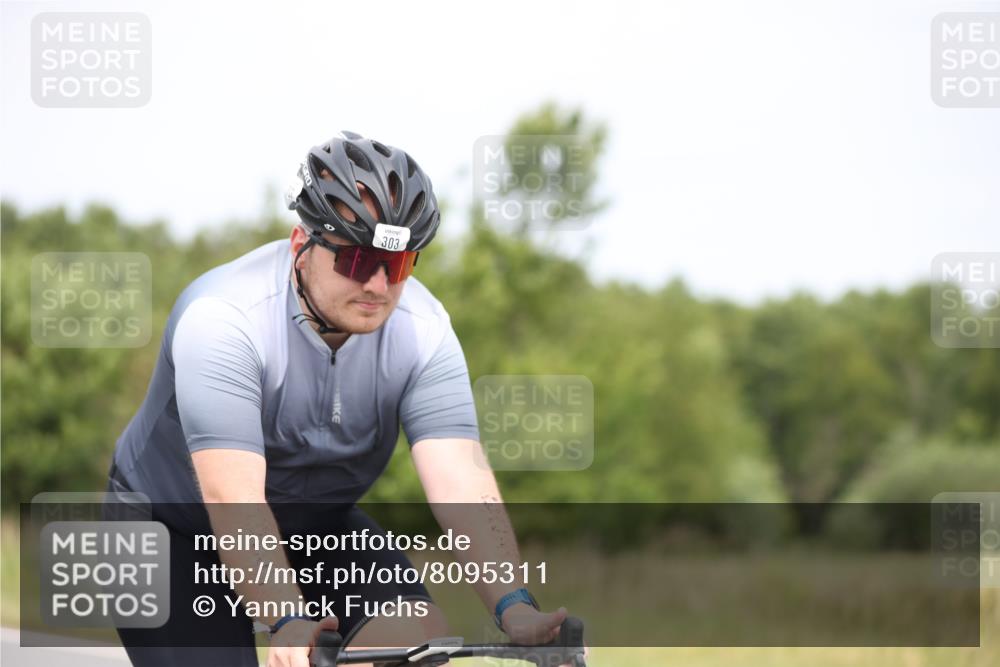 22.06.2025 - Viking Triathlon Yannick Fuchs http://msf.ph/oto/8095311 22.06.2025 14:14:02 Radfahren 303 meine-sportfotos.de