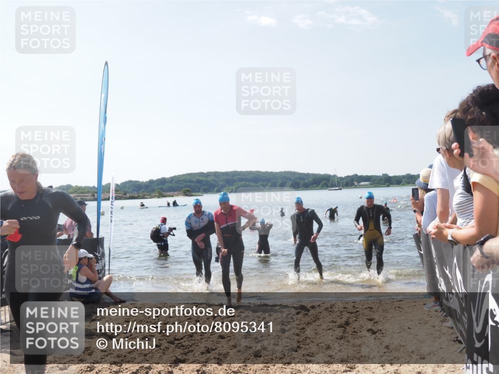 22.06.2025 - Viking Triathlon MichiJ http://msf.ph/oto/8095341 22.06.2025 10:40:51 Schwimmen 59, 235, 266, 361, 397, 462, 530, 655 meine-sportfotos.de