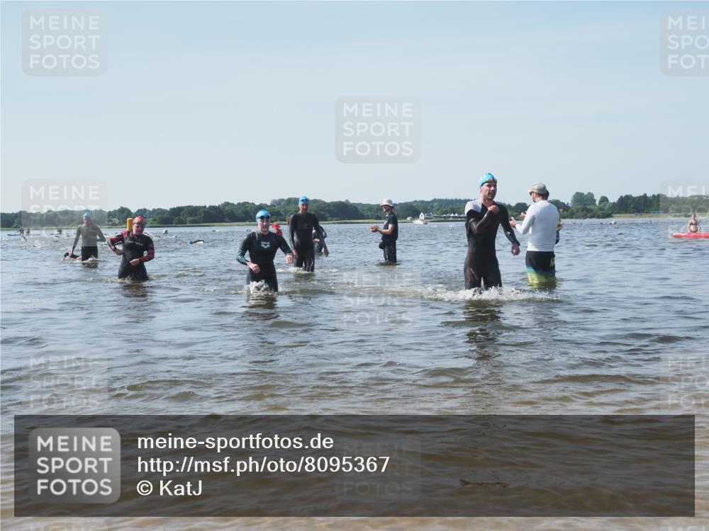 22.06.2025 - Viking Triathlon KatJ http://msf.ph/oto/8095367 22.06.2025 10:30:34 Schwimmen 13, 188, 393, 551, 651 meine-sportfotos.de