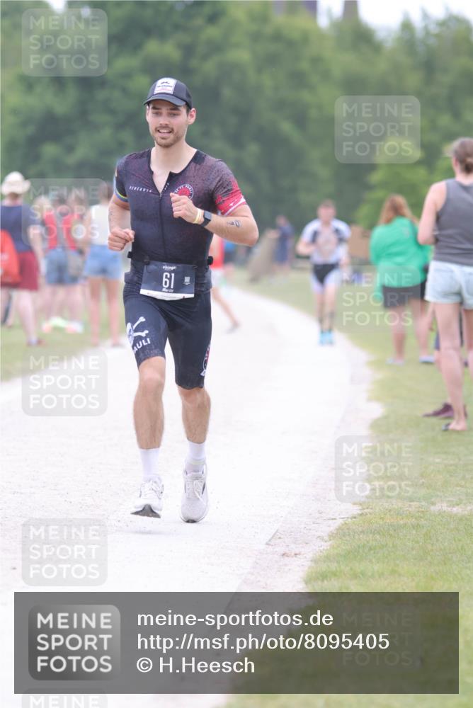 22.06.2025 - Viking Triathlon H.Heesch http://msf.ph/oto/8095405 22.06.2025 15:27:47 Laufen 61, 313, 489 meine-sportfotos.de
