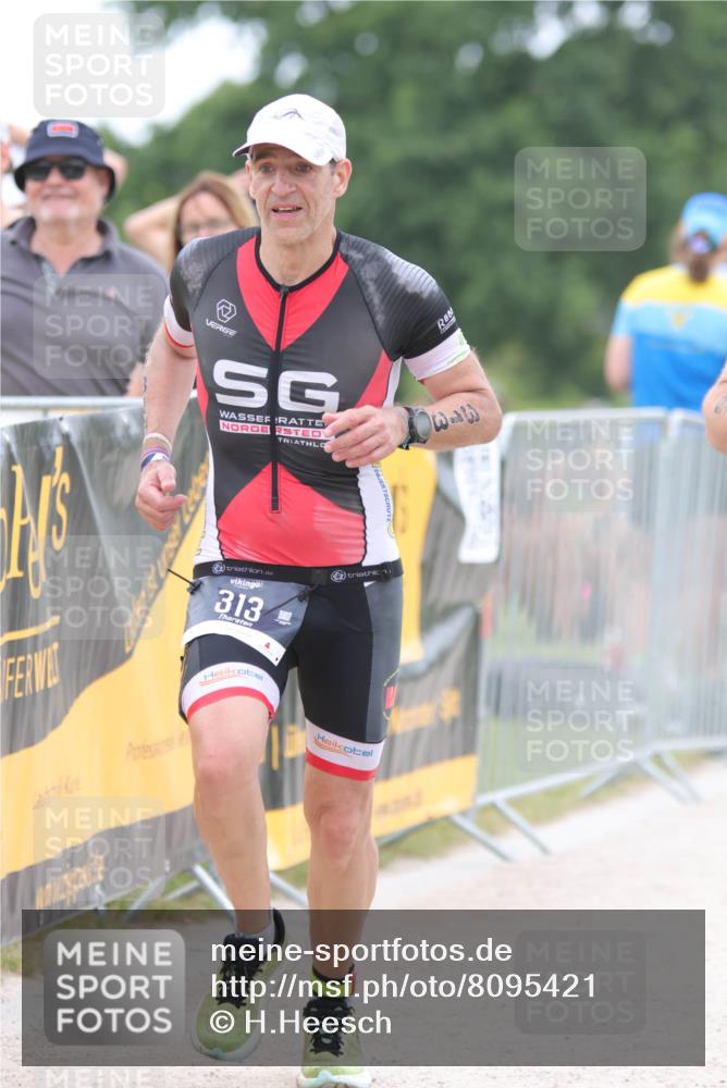 22.06.2025 - Viking Triathlon H.Heesch http://msf.ph/oto/8095421 22.06.2025 15:27:49 Laufen 61, 313, 489 meine-sportfotos.de