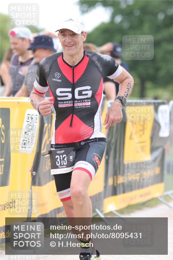 22.06.2025 - Viking Triathlon H.Heesch http://msf.ph/oto/8095431 22.06.2025 15:27:49 Laufen 61, 313, 489 meine-sportfotos.de