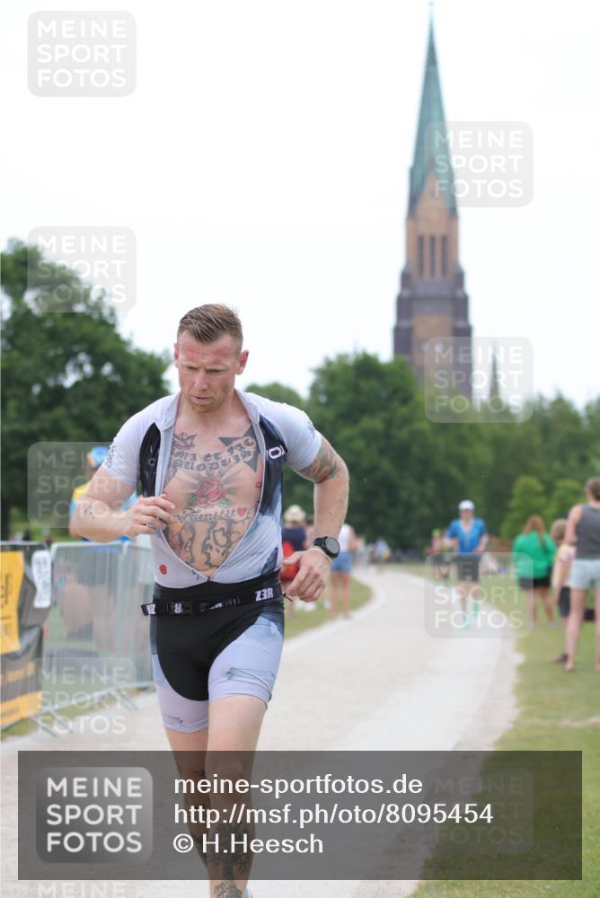 22.06.2025 - Viking Triathlon H.Heesch http://msf.ph/oto/8095454 22.06.2025 15:28:04 Laufen 76 meine-sportfotos.de