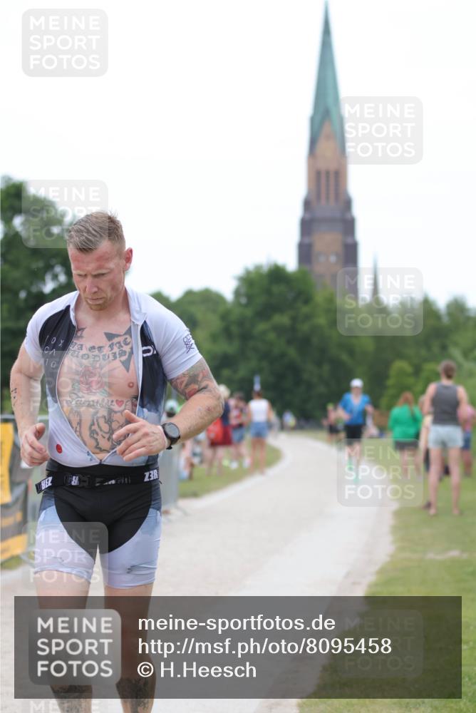 22.06.2025 - Viking Triathlon H.Heesch http://msf.ph/oto/8095458 22.06.2025 15:28:05 Laufen 76 meine-sportfotos.de