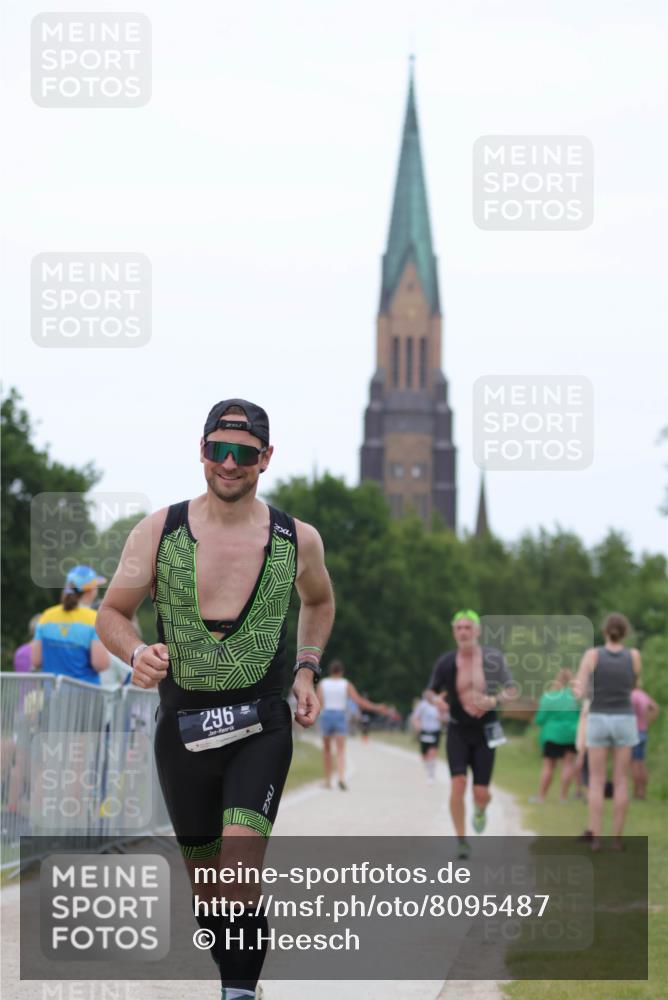 22.06.2025 - Viking Triathlon H.Heesch http://msf.ph/oto/8095487 22.06.2025 15:28:29 Laufen 296, 372 meine-sportfotos.de
