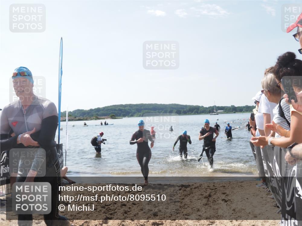 22.06.2025 - Viking Triathlon MichiJ http://msf.ph/oto/8095510 22.06.2025 10:40:58 Schwimmen 59, 153, 389, 397, 496, 530 meine-sportfotos.de