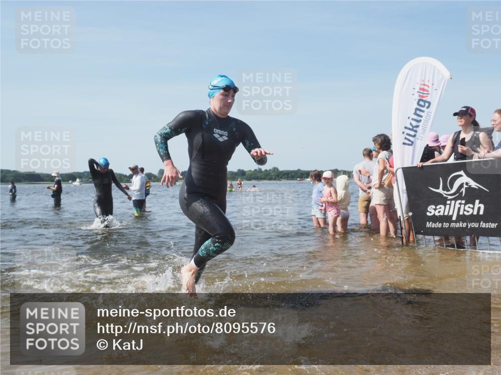 22.06.2025 - Viking Triathlon KatJ http://msf.ph/oto/8095576 22.06.2025 10:30:40 Schwimmen 13, 188, 393, 444, 551, 630, 651 meine-sportfotos.de