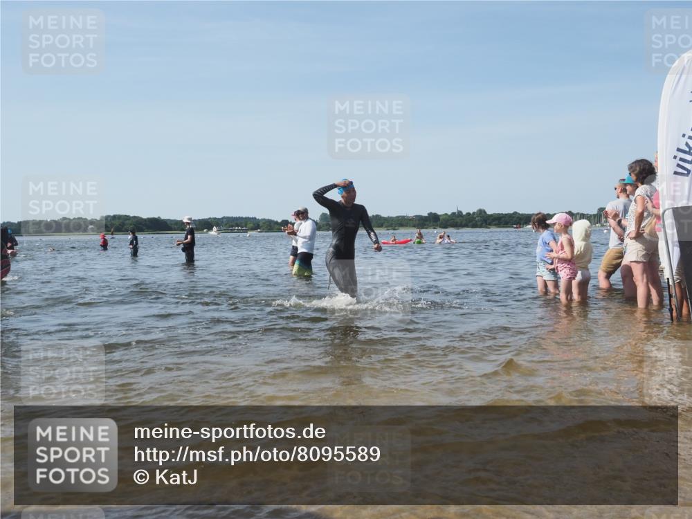 22.06.2025 - Viking Triathlon KatJ http://msf.ph/oto/8095589 22.06.2025 10:30:42 Schwimmen 13, 162, 188, 444, 551, 630, 651 meine-sportfotos.de