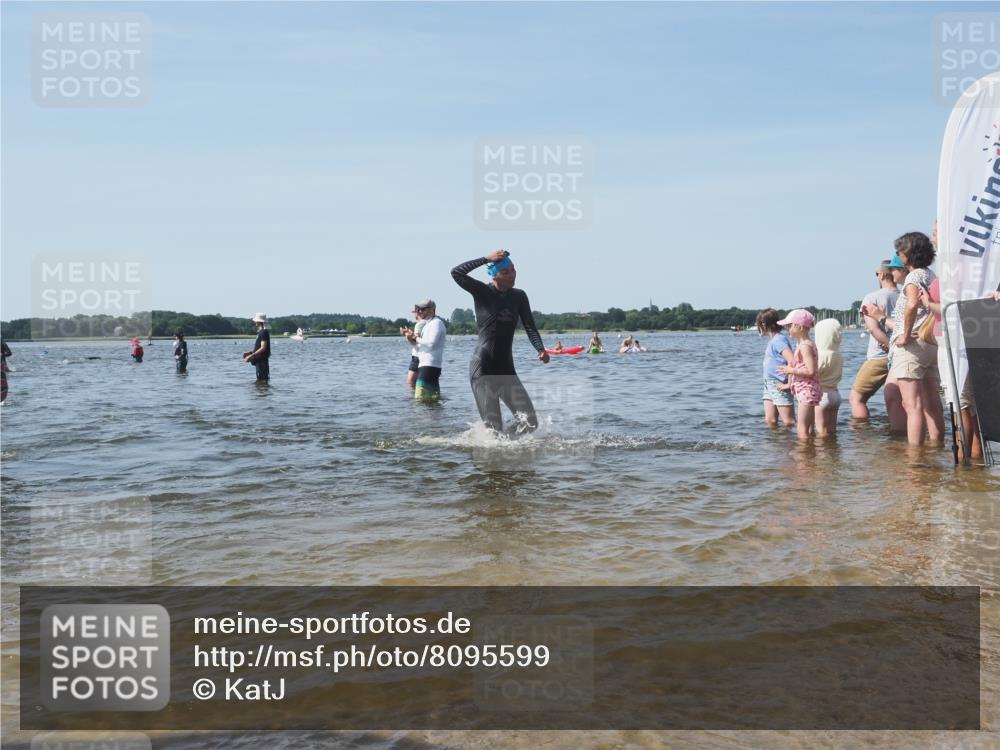 22.06.2025 - Viking Triathlon KatJ http://msf.ph/oto/8095599 22.06.2025 10:30:42 Schwimmen 13, 162, 188, 444, 551, 630, 651 meine-sportfotos.de