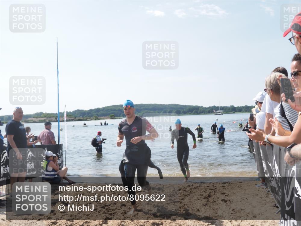 22.06.2025 - Viking Triathlon MichiJ http://msf.ph/oto/8095622 22.06.2025 10:41:00 Schwimmen 59, 153, 389, 397, 496, 530 meine-sportfotos.de