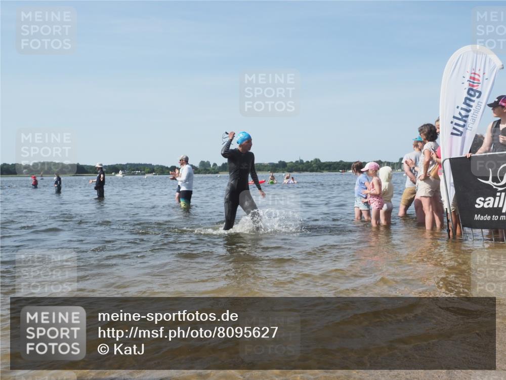 22.06.2025 - Viking Triathlon KatJ http://msf.ph/oto/8095627 22.06.2025 10:30:42 Schwimmen 13, 162, 188, 444, 551, 630, 651 meine-sportfotos.de
