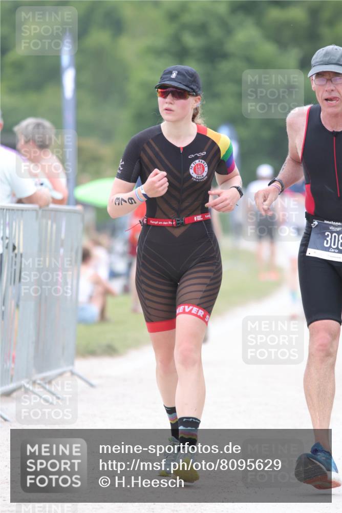 22.06.2025 - Viking Triathlon H.Heesch http://msf.ph/oto/8095629 22.06.2025 15:29:40 Laufen 308, 379 meine-sportfotos.de
