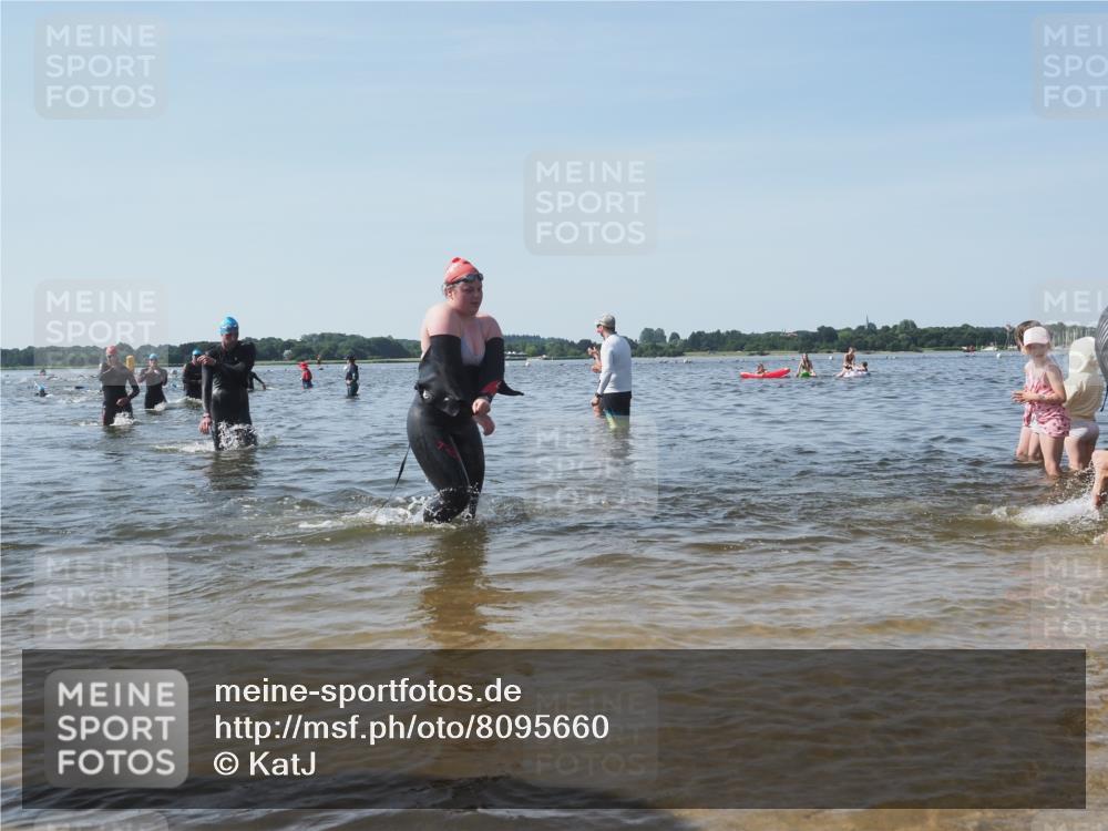 22.06.2025 - Viking Triathlon KatJ http://msf.ph/oto/8095660 22.06.2025 10:30:45 Schwimmen 13, 162, 188, 444, 630, 651 meine-sportfotos.de