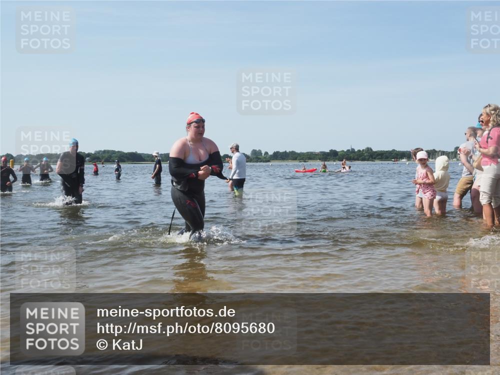 22.06.2025 - Viking Triathlon KatJ http://msf.ph/oto/8095680 22.06.2025 10:30:45 Schwimmen 13, 162, 188, 444, 630, 651 meine-sportfotos.de