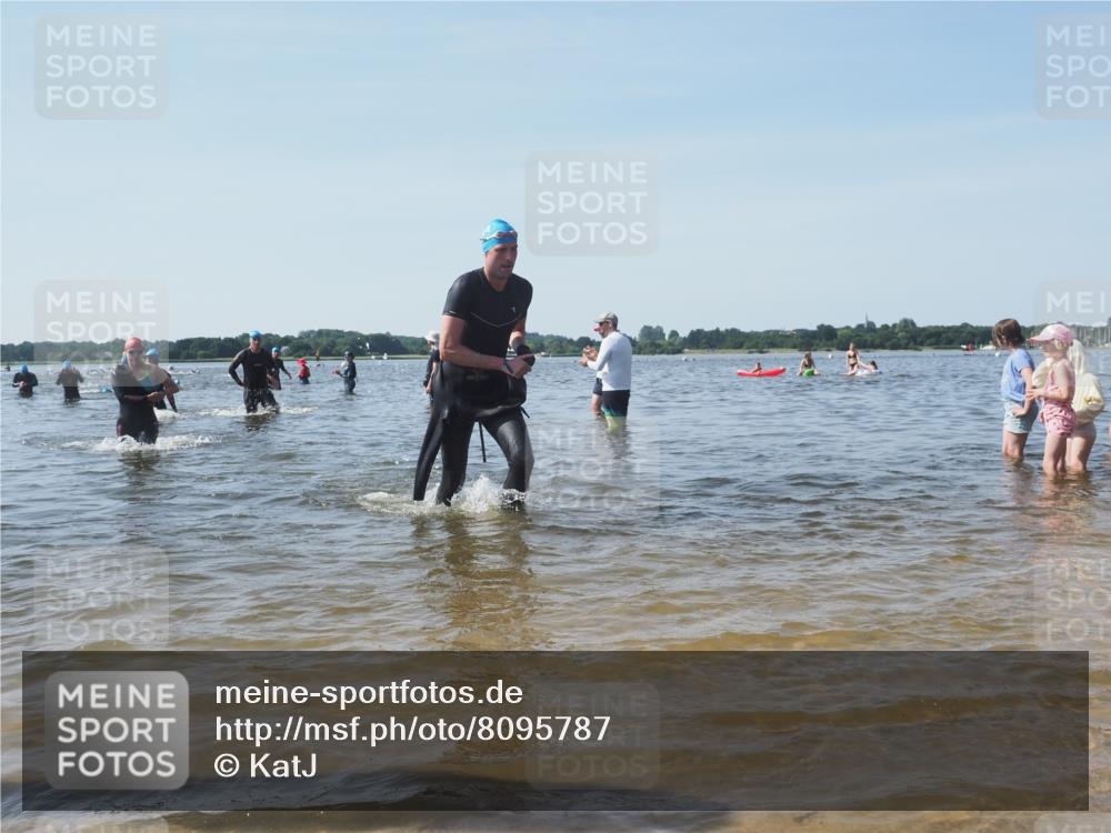 22.06.2025 - Viking Triathlon KatJ http://msf.ph/oto/8095787 22.06.2025 10:30:49 Schwimmen 45, 162, 188, 444, 510, 630, 651 meine-sportfotos.de