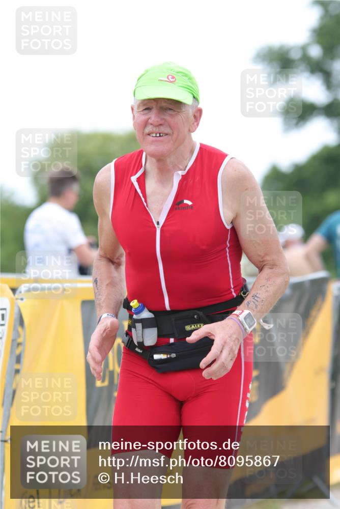 22.06.2025 - Viking Triathlon H.Heesch http://msf.ph/oto/8095867 22.06.2025 15:30:46 Laufen 160, 269 meine-sportfotos.de