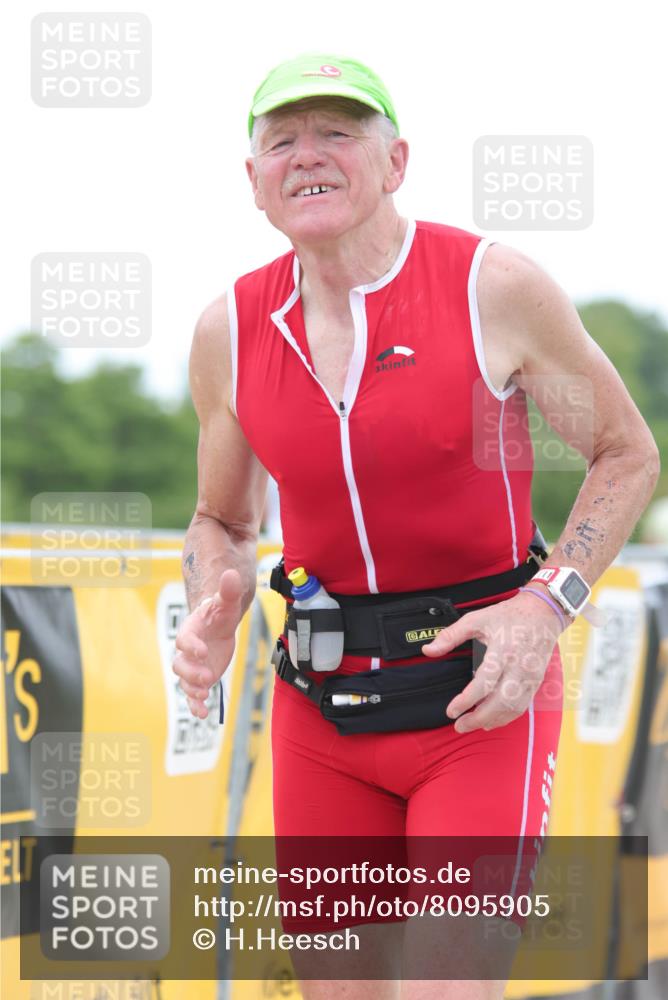 22.06.2025 - Viking Triathlon H.Heesch http://msf.ph/oto/8095905 22.06.2025 15:30:46 Laufen 160, 269 meine-sportfotos.de