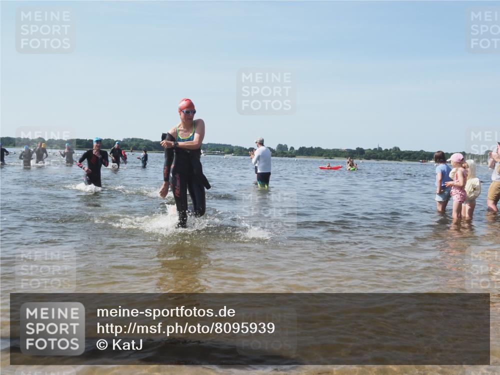 22.06.2025 - Viking Triathlon KatJ http://msf.ph/oto/8095939 22.06.2025 10:30:54 Schwimmen 45, 162, 347, 352, 444, 510, 630 meine-sportfotos.de