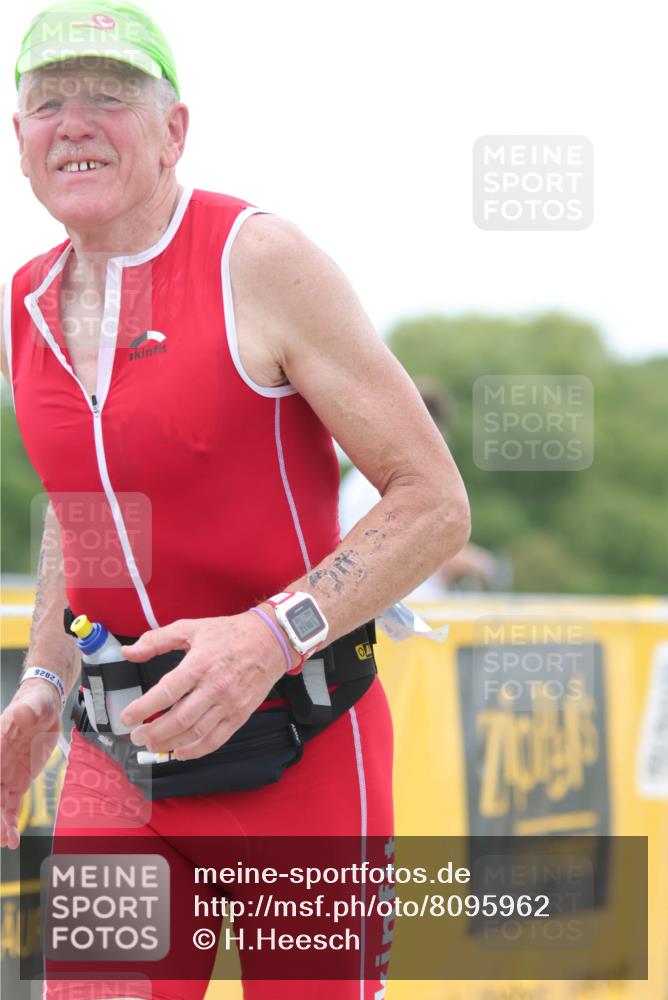 22.06.2025 - Viking Triathlon H.Heesch http://msf.ph/oto/8095962 22.06.2025 15:30:47 Laufen 160, 269 meine-sportfotos.de