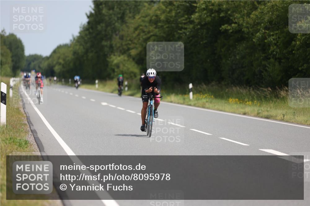 22.06.2025 - Viking Triathlon Yannick Fuchs http://msf.ph/oto/8095978 22.06.2025 11:58:41 Radfahren 616, 631 meine-sportfotos.de
