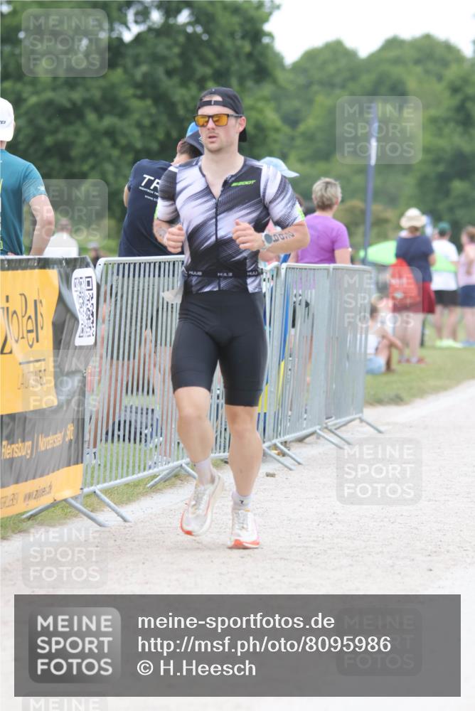 22.06.2025 - Viking Triathlon H.Heesch http://msf.ph/oto/8095986 22.06.2025 15:30:50 Laufen 160, 269 meine-sportfotos.de