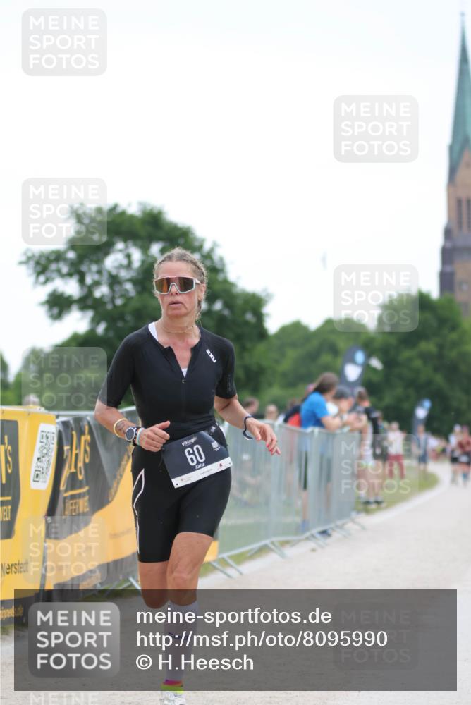 22.06.2025 - Viking Triathlon H.Heesch http://msf.ph/oto/8095990 22.06.2025 16:11:18 Laufen 60 meine-sportfotos.de