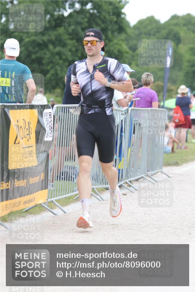 22.06.2025 - Viking Triathlon H.Heesch http://msf.ph/oto/8096000 22.06.2025 15:30:50 Laufen 160, 269 meine-sportfotos.de