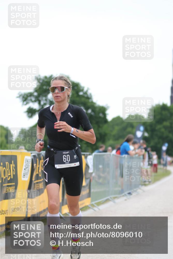 22.06.2025 - Viking Triathlon H.Heesch http://msf.ph/oto/8096010 22.06.2025 16:11:18 Laufen 60 meine-sportfotos.de